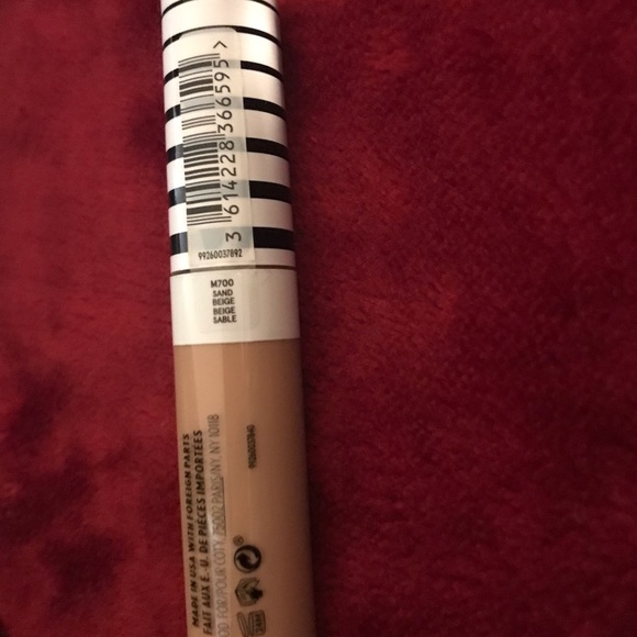 Cover girl concealer ( Sand Beige ) - Picture 2 of 2